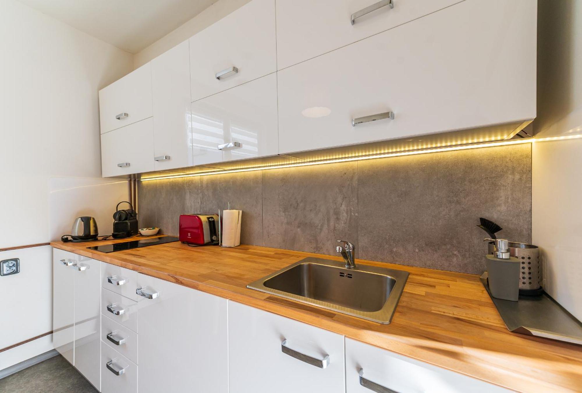 Ubytovani Na Samote - Apartman U Tesaru Komarice Zewnętrze zdjęcie