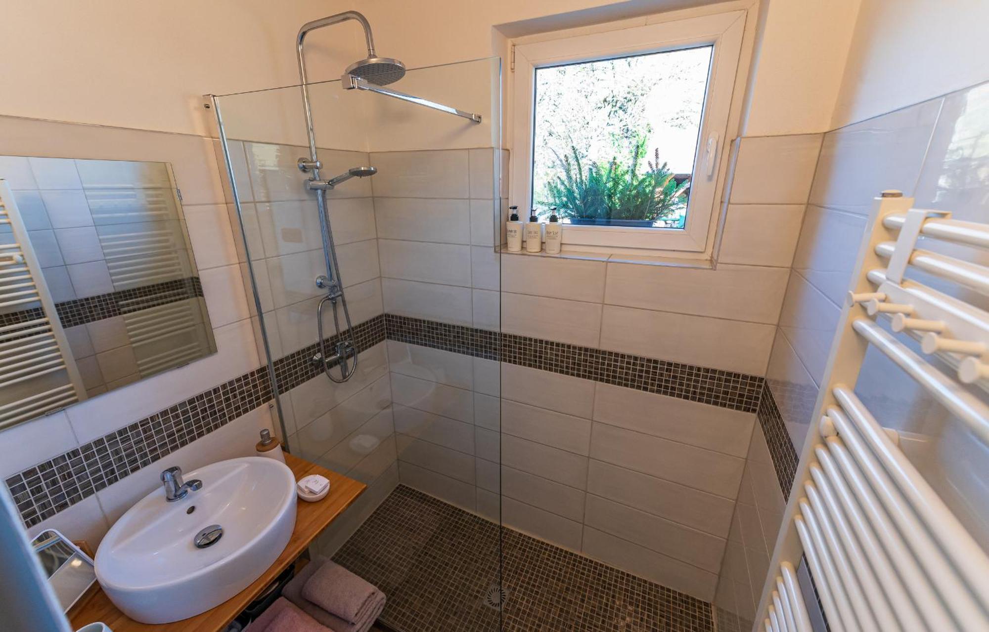 Ubytovani Na Samote - Apartman U Tesaru Komarice Zewnętrze zdjęcie